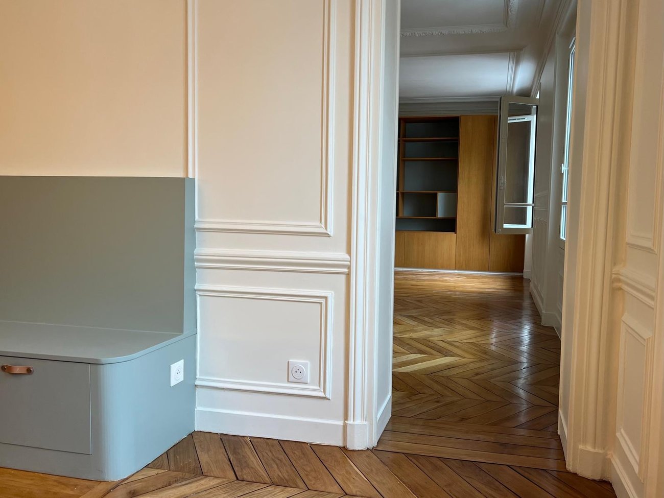 Séjour épuré · réalisation ART TEC RÉNOVATION
