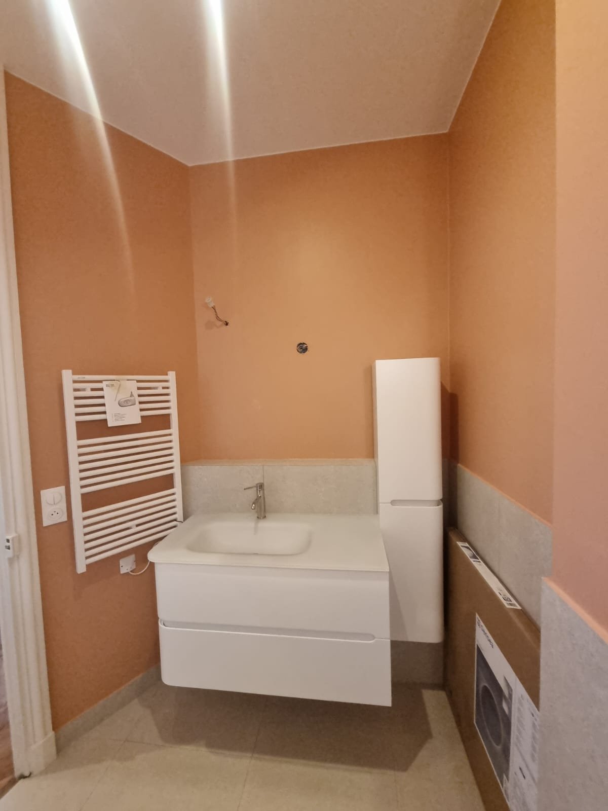 Salle de bain terracotta · réalisation ART TEC RÉNOVATION